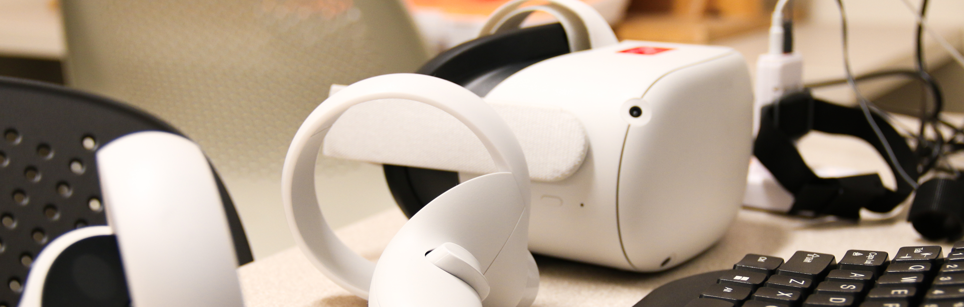 Technical research desk with virtual reality headset